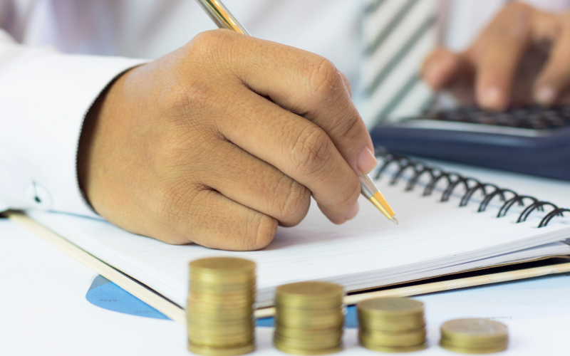 Diferença Entre Poupar e Investir: Qual o Primeiro Passo Para Começar